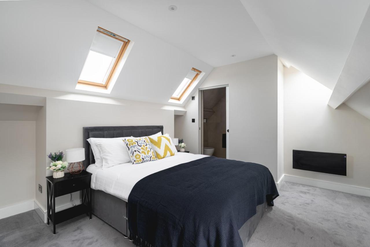 Skyvillion - Cozy Large 4 & 1 Bed Apartments In London Enfield, Mins To Tube Station, Free Wi-Fi Exterior photo