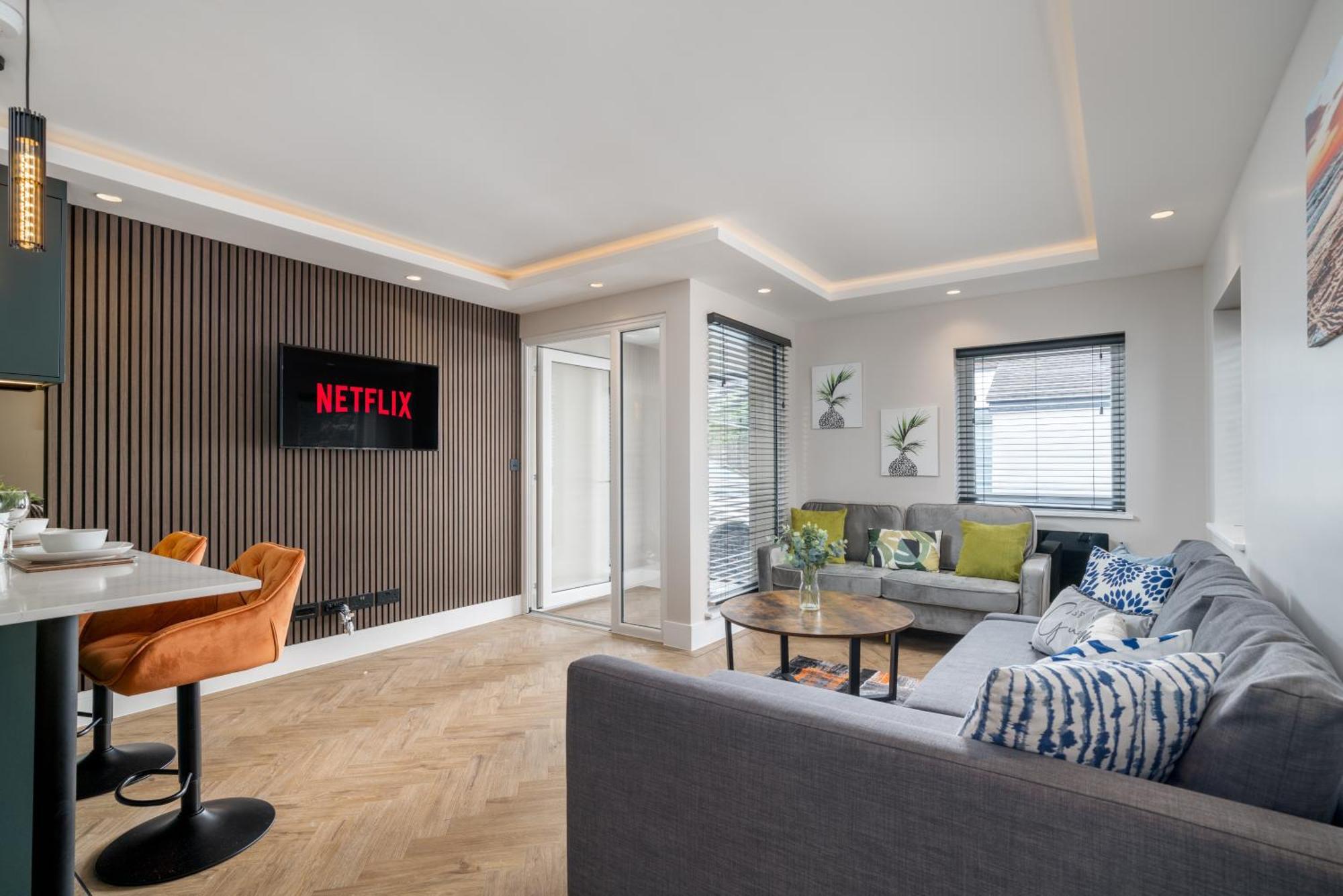 Skyvillion - Cozy Large 4 & 1 Bed Apartments In London Enfield, Mins To Tube Station, Free Wi-Fi Exterior photo